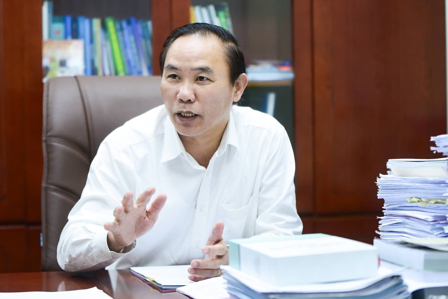 Thứ trưởng Bộ Nông nghiệp và Phát triển nông thôn Phùng Đức Tiến