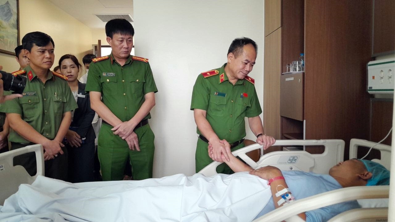 Vụ bắt cóc trẻ em ở Long Biên, Hà Nội: Biểu dương tinh thần dũng cảm của Thiếu tá Nguyễn Anh Tuấn -0