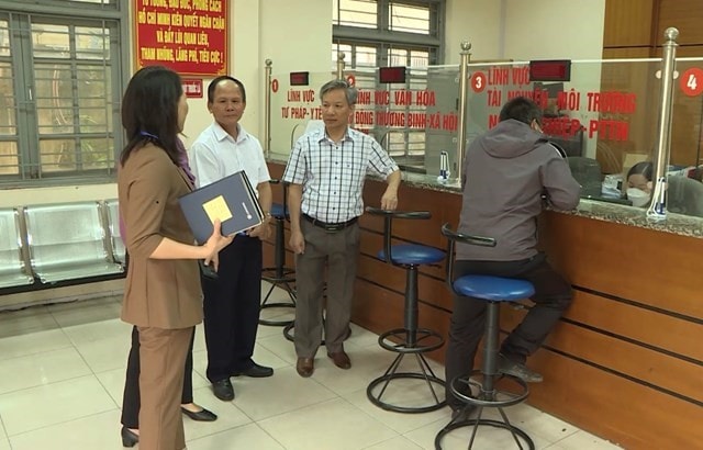 Ủy ban MTTQ tỉnh Hải Dương giám sát công tác cải cách hành chính đối với người đứng đầu chính quyền và các sở, ngành - ẢNH V. MINH