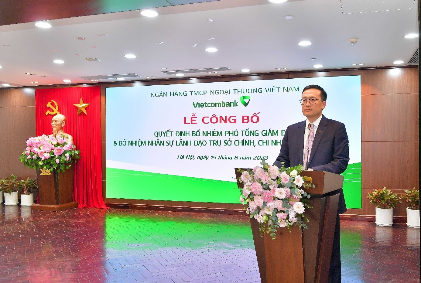 Vietcombank công bố quyết định bổ nhiệm Phó Tổng Giám đốc và nhân sự lãnh đạo tại Trụ sở chính, Chi nhánh -0