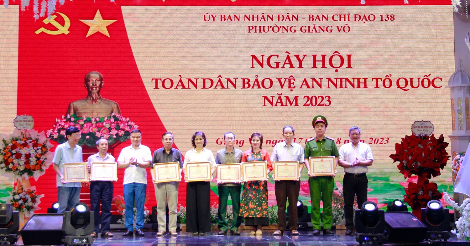 Hà Nội: Tưng bừng Ngày hội toàn dân bảo vệ an ninh Tổ quốc năm 2023 tại phường Giảng Võ ảnh 10 Phường Giảng Võ tưng bừng Ngày hội toàn dân bảo vệ an ninh tổ quốc năm 2023