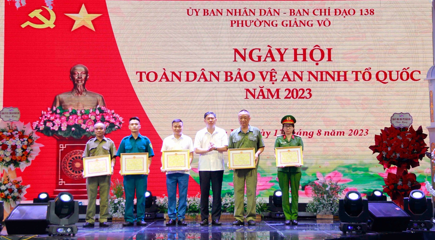 Hà Nội: Tưng bừng Ngày hội toàn dân bảo vệ an ninh Tổ quốc năm 2023 tại phường Giảng Võ ảnh 7 Phường Giảng Võ tưng bừng Ngày hội toàn dân bảo vệ an ninh tổ quốc năm 2023