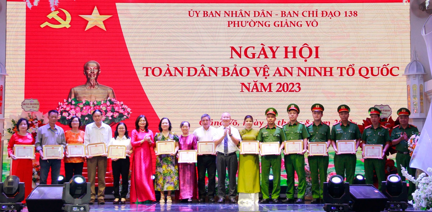 Hà Nội: Tưng bừng Ngày hội toàn dân bảo vệ an ninh Tổ quốc năm 2023 tại phường Giảng Võ ảnh 9 Phường Giảng Võ tưng bừng Ngày hội toàn dân bảo vệ an ninh tổ quốc năm 2023