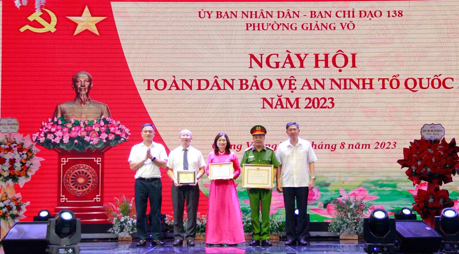 Hà Nội: Tưng bừng Ngày hội toàn dân bảo vệ an ninh Tổ quốc năm 2023 tại phường Giảng Võ ảnh 6 Phường Giảng Võ tưng bừng Ngày hội toàn dân bảo vệ an ninh tổ quốc năm 2023