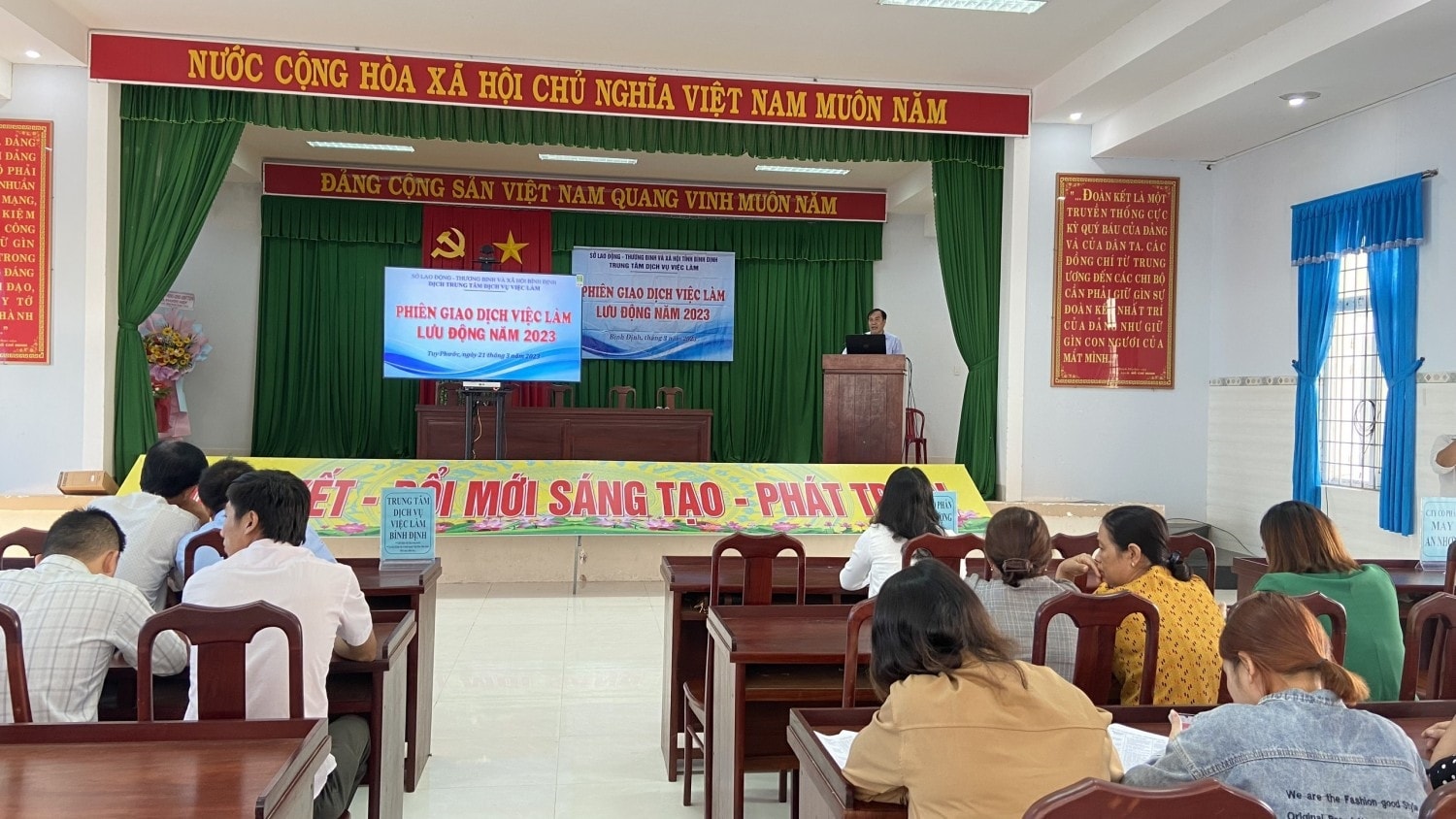 Bình Định: Triển khai nhiều giải pháp hỗ trợ lao động thất nghiệp -0