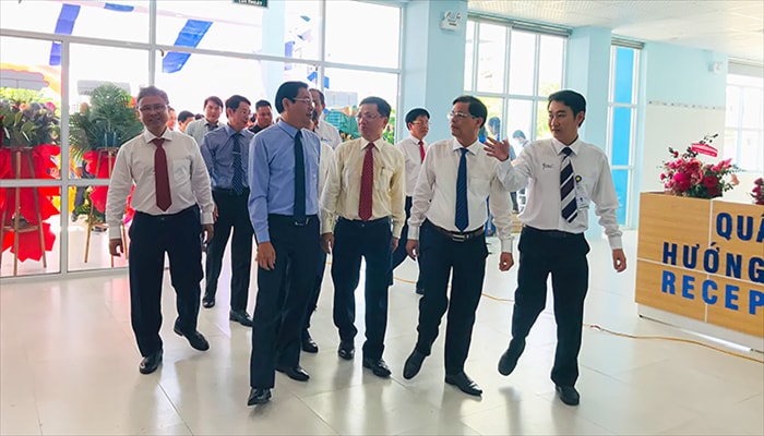 Lãnh đạo tỉnh, thành phố tham quan cơ sở vật chất Bệnh viện Đa khoa Yersin Nha Trang - ẢNH KHÁNH TRANG