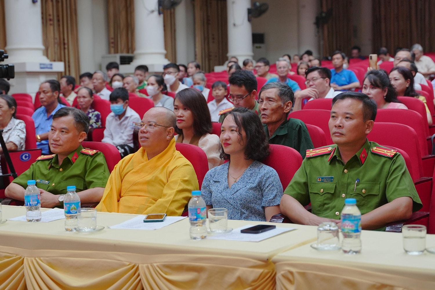 Công an huyện Tứ Kỳ, Hải Dương: Tổ chức tư vấn cấp phát thuốc miễn phí -0