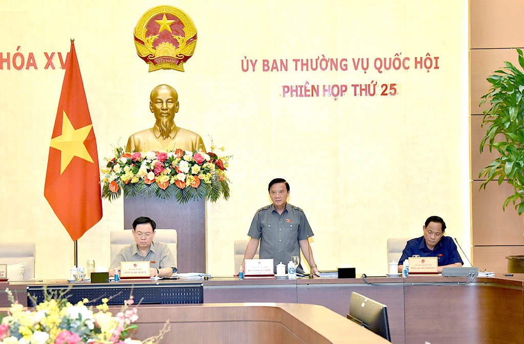 Phó chủ tịch QH Nguyễn Khắc Định. Ảnh: Lâm Hiển Làm rõ mối quan hệ giữa phát triển kinh tế - xã hội với quốc phòng, an ninh -0