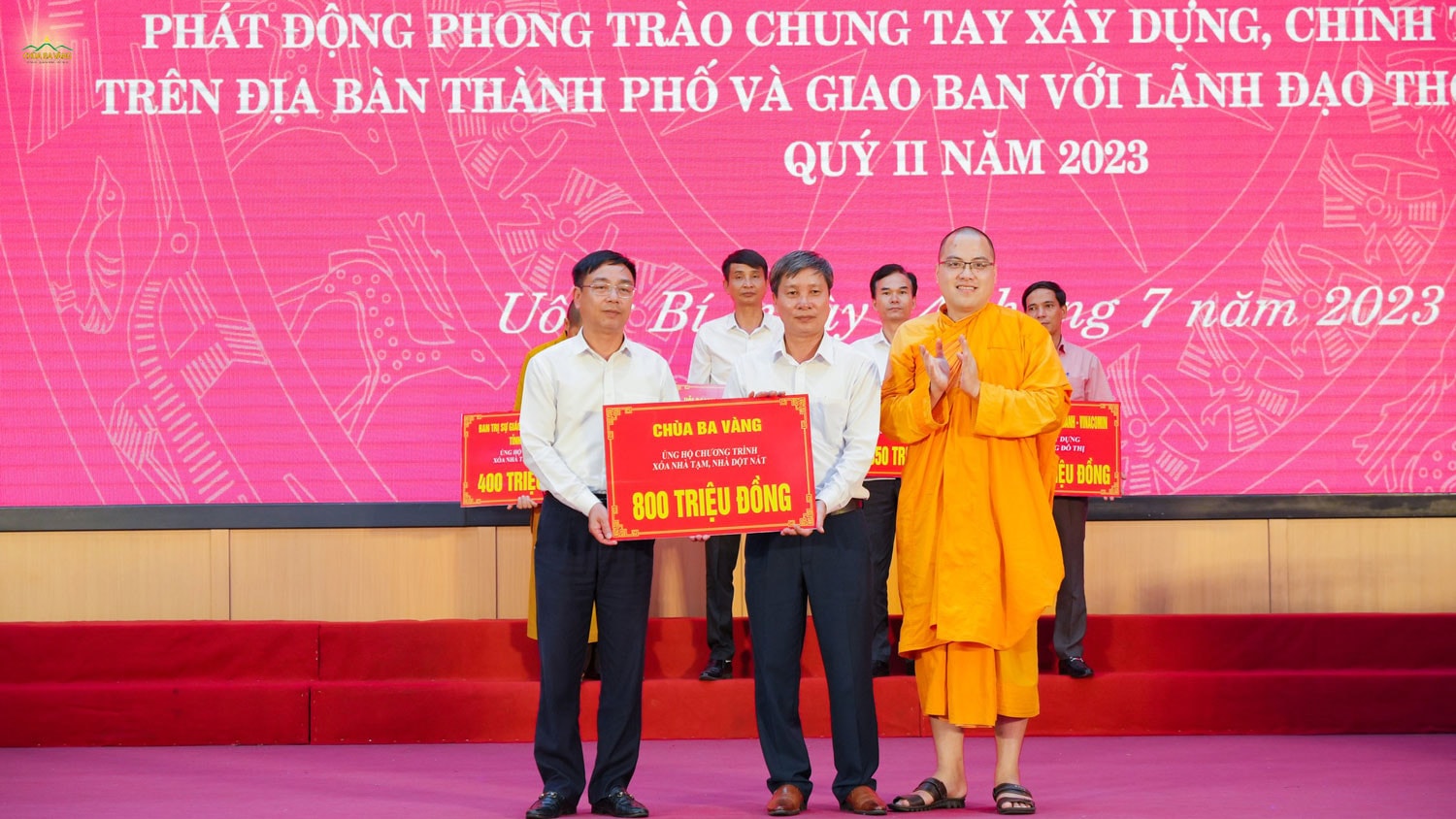 Quảng Ninh: Chùa Ba Vàng chung tay cùng thành phố Uông Bí xóa nhà tạm, nhà dột nát -0