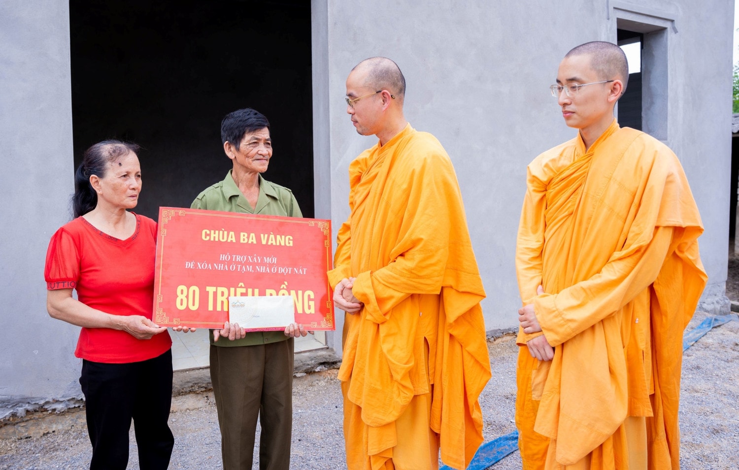 Quảng Ninh: Chùa Ba Vàng chung tay cùng thành phố Uông Bí xóa nhà tạm, nhà dột nát -0