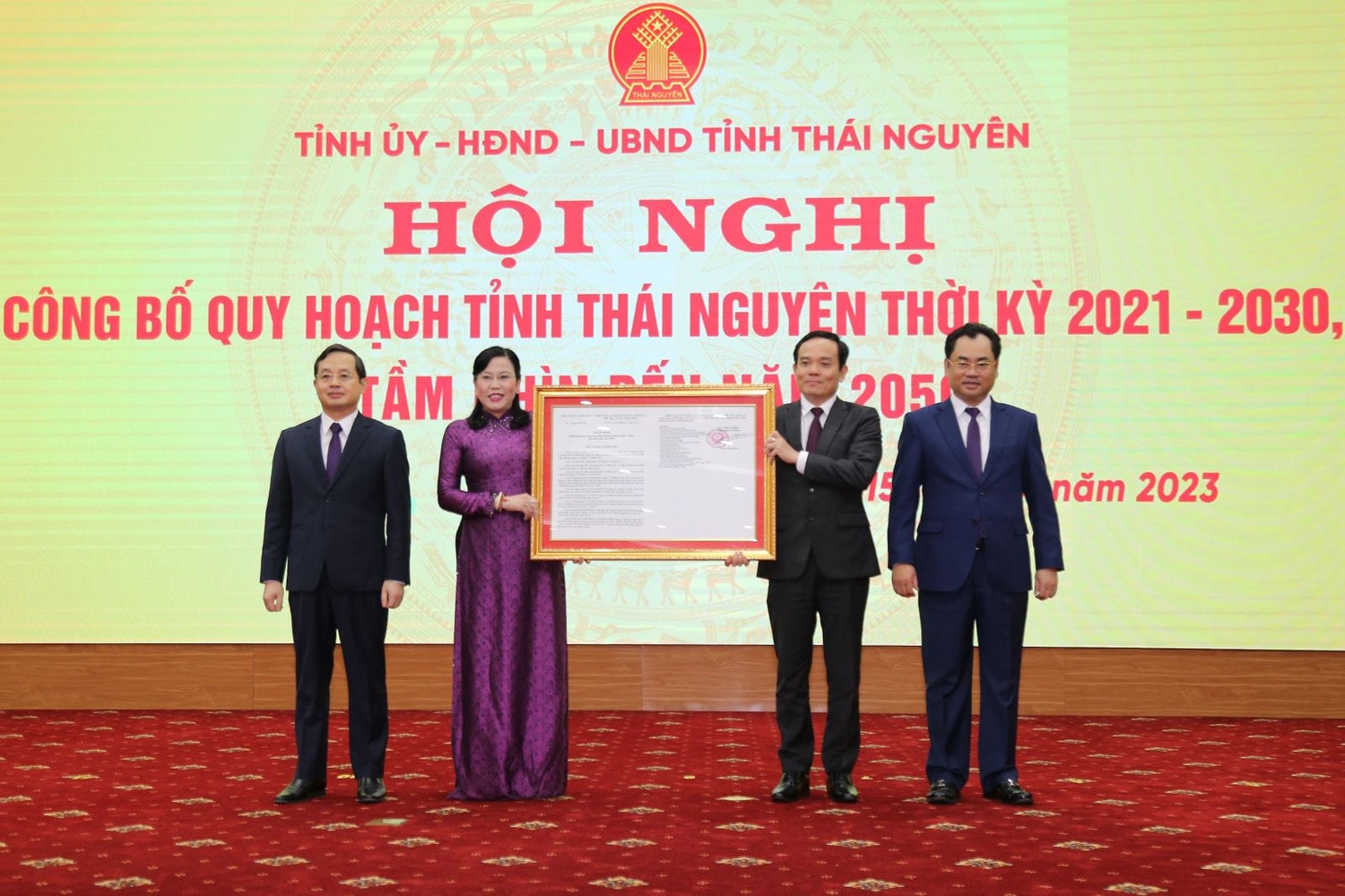 Bài 1: Xây dựng Thái Nguyên bình yên, hạnh phúc, sung túc, thân thiện