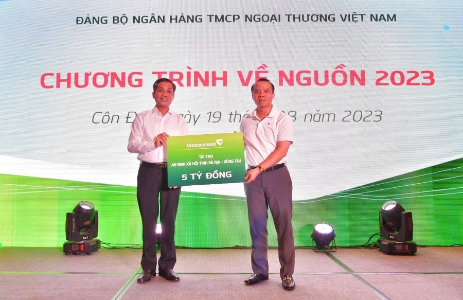 Chương trình Về nguồn năm 2023 của Đảng bộ Vietcombank – Hành trình tri ân đầy ý nghĩa -0