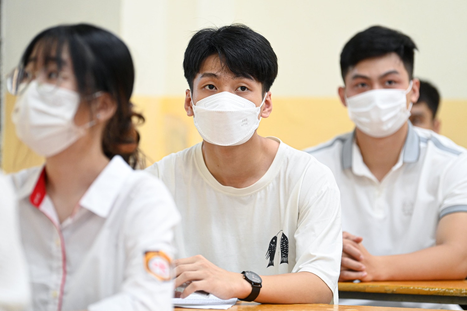 Thí sinh dự thi tốt nghiệp THPT (Hình minh hoạ) Lý do hai thủ khoa khối A00 không trúng tuyển nguyện vọng 1 vào Đại học Bách khoa Hà Nội? -0