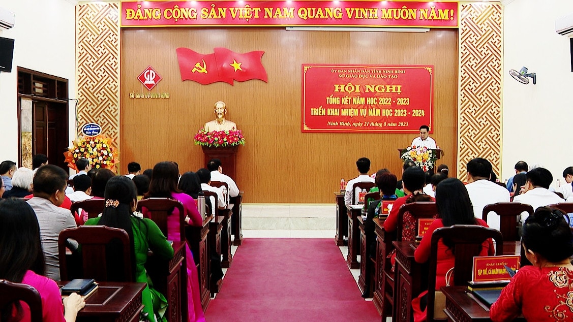 Ninh Bình: Phấn đấu xây dựng mới 5 trường học đạt chuẩn quốc gia -0