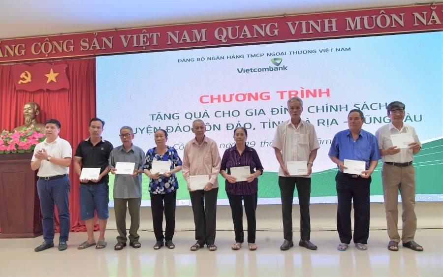 Chương trình Về nguồn năm 2023 của Đảng bộ Vietcombank – Hành trình tri ân đầy ý nghĩa -0