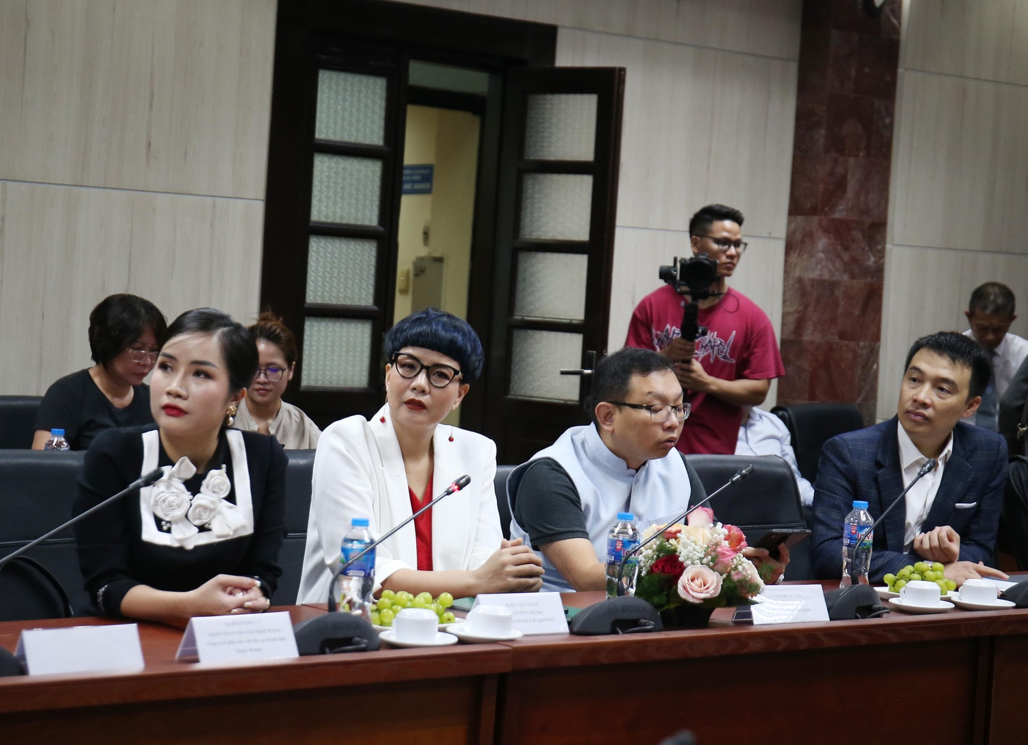 Các đại biểu dự tọa đàm Định giá tài sản trí tuệ là cần thiết để thúc đẩy phát triển kinh tế -0