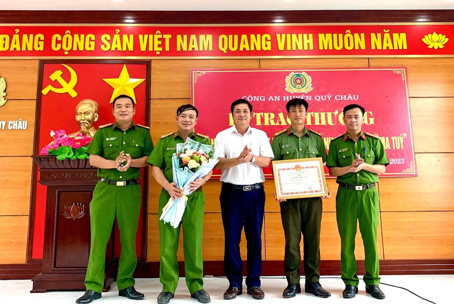 Thiếu tá công an bị chém khi vây bắt đối tượng buôn ma túy -0