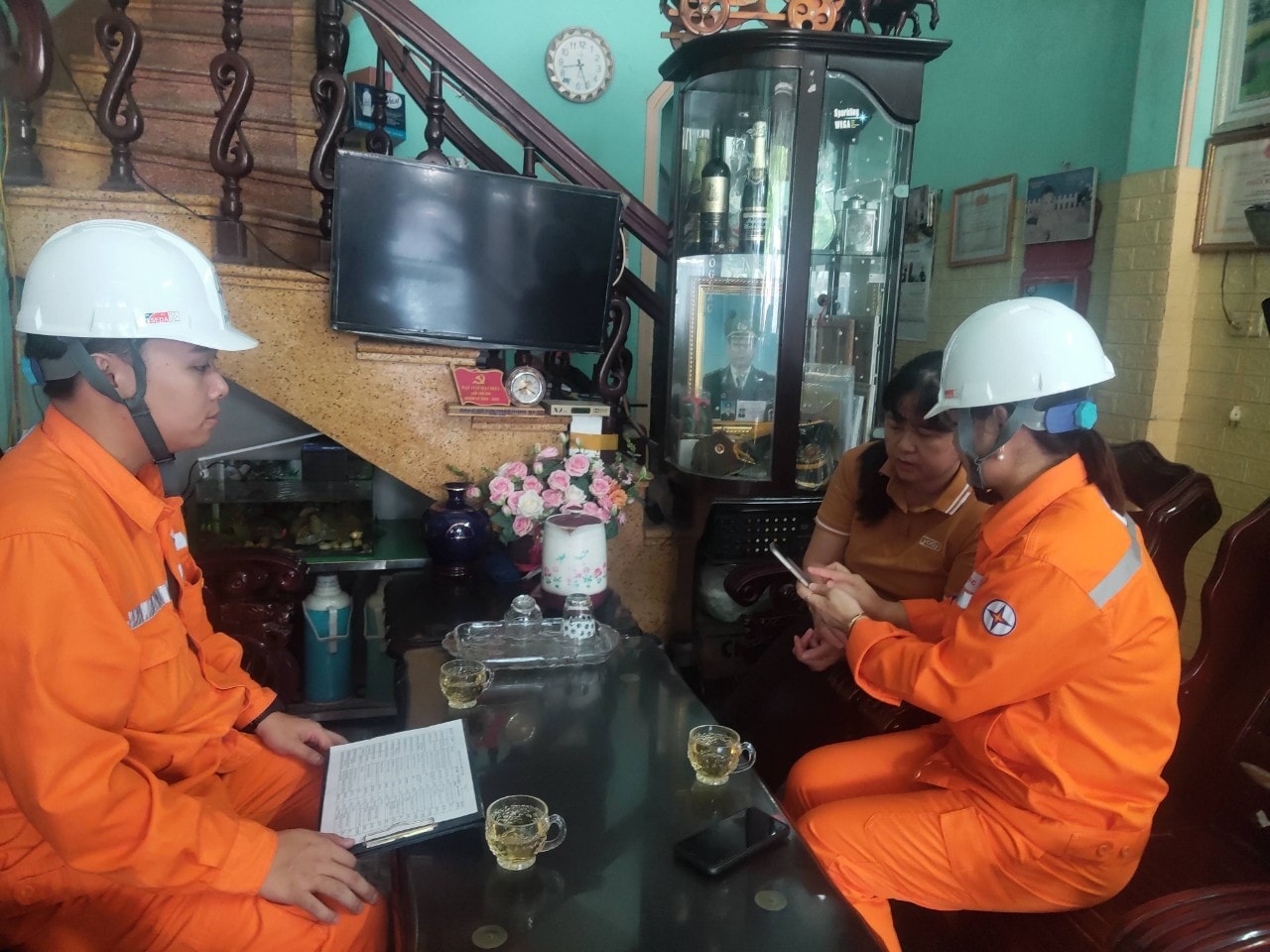 đẩy mạnh việc kiểm tra, rà soát dùng chung công tơ điện -0
