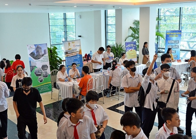 Hơn 15000 lao động tham gia phiên giao dịch việc làm -0