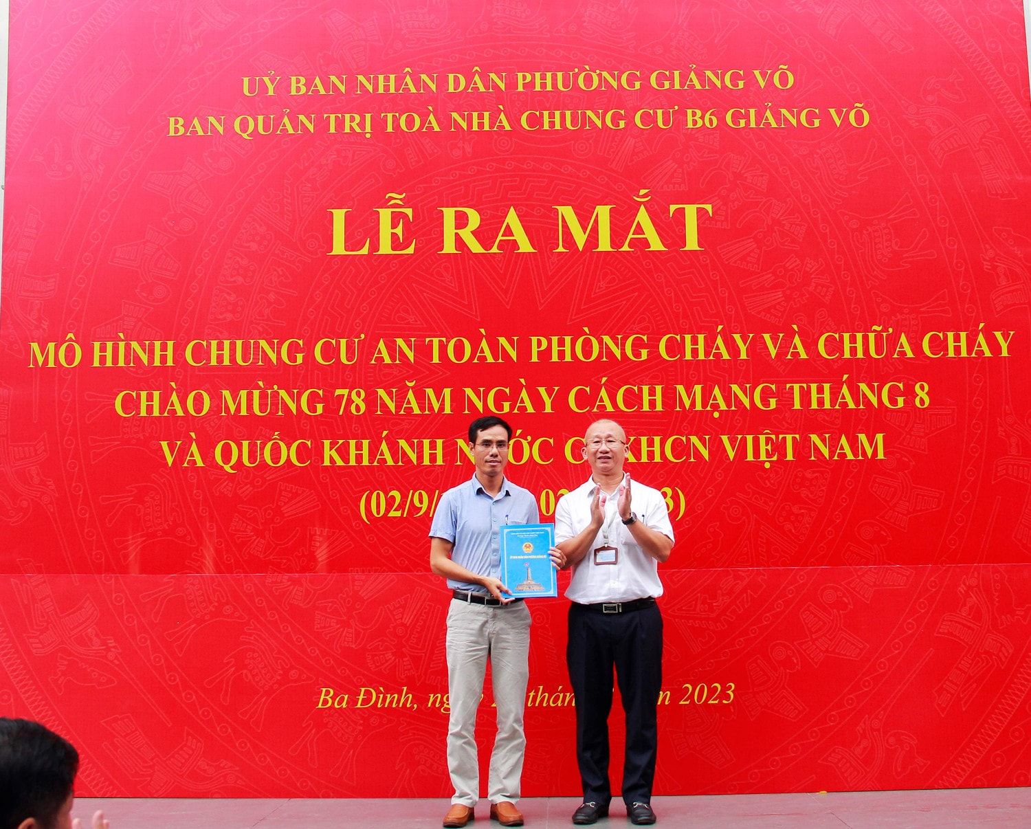 Nhà Chung cư B6 Giảng Võ ra mắt mô hình “Chung cư an toàn phòng cháy chữa cháy” -0