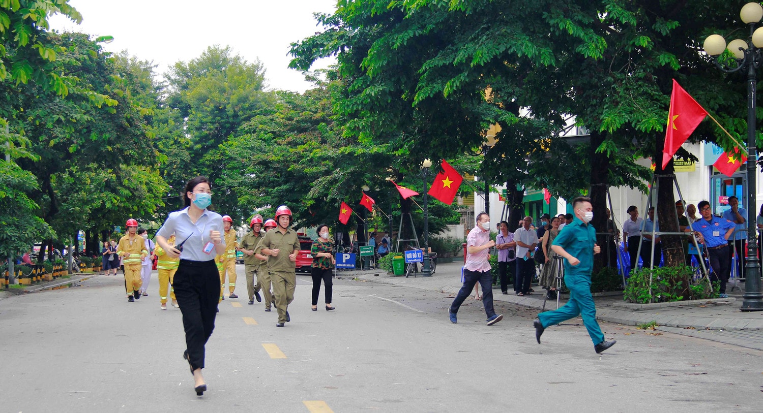 Nhà Chung cư B6 Giảng Võ ra mắt mô hình “Chung cư an toàn phòng cháy chữa cháy” -0