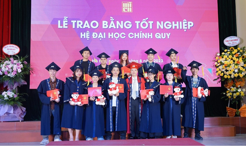 Trường Đại học Mỹ thuật Công nghiệp trao bằng tốt nghiệp tới hơn 300 sinh viên -0
