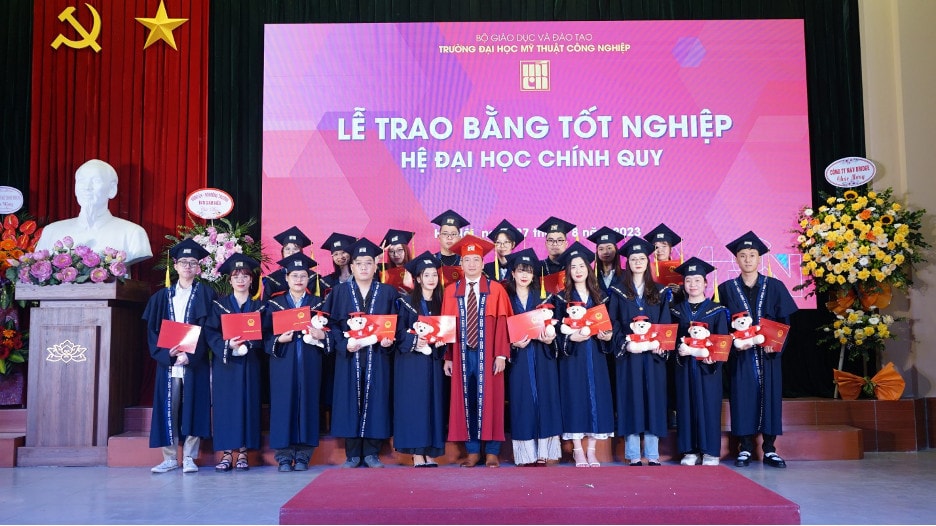 Trường Đại học Mỹ thuật Công nghiệp trao bằng tốt nghiệp tới hơn 300 sinh viên -0