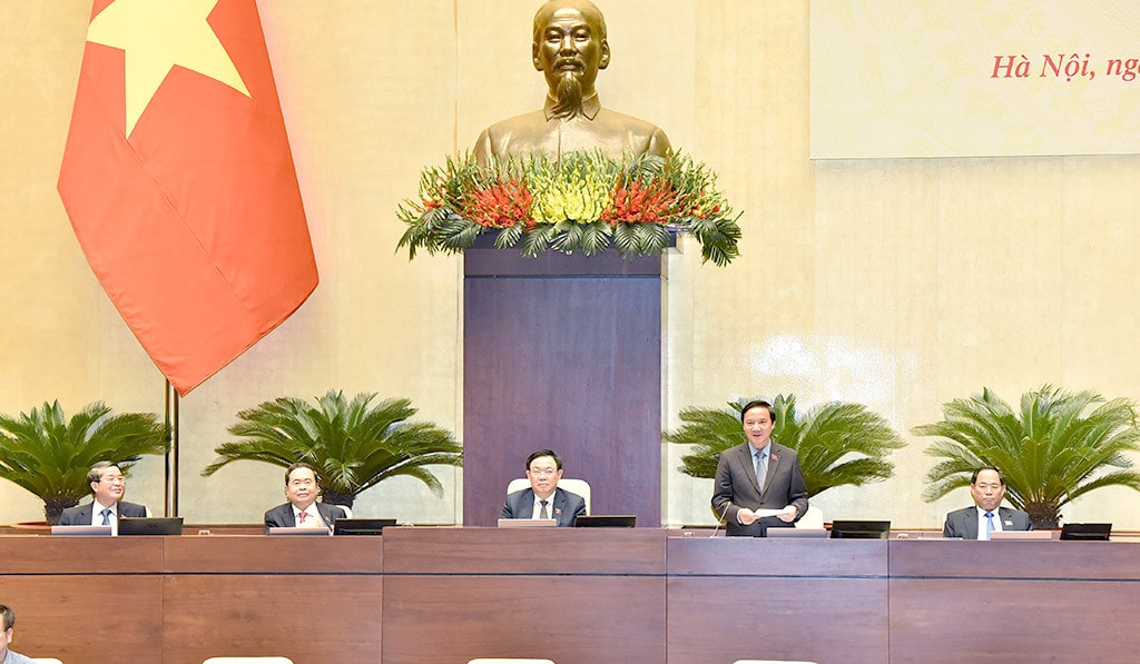 Phó Chủ tịch Quốc hội Nguyễn Khắc Định chủ trì hội nghị. Ảnh: Lâm Hiển Xác định rõ nội hàm giữa nhà lưu trú và nhà ở của công nhân -0