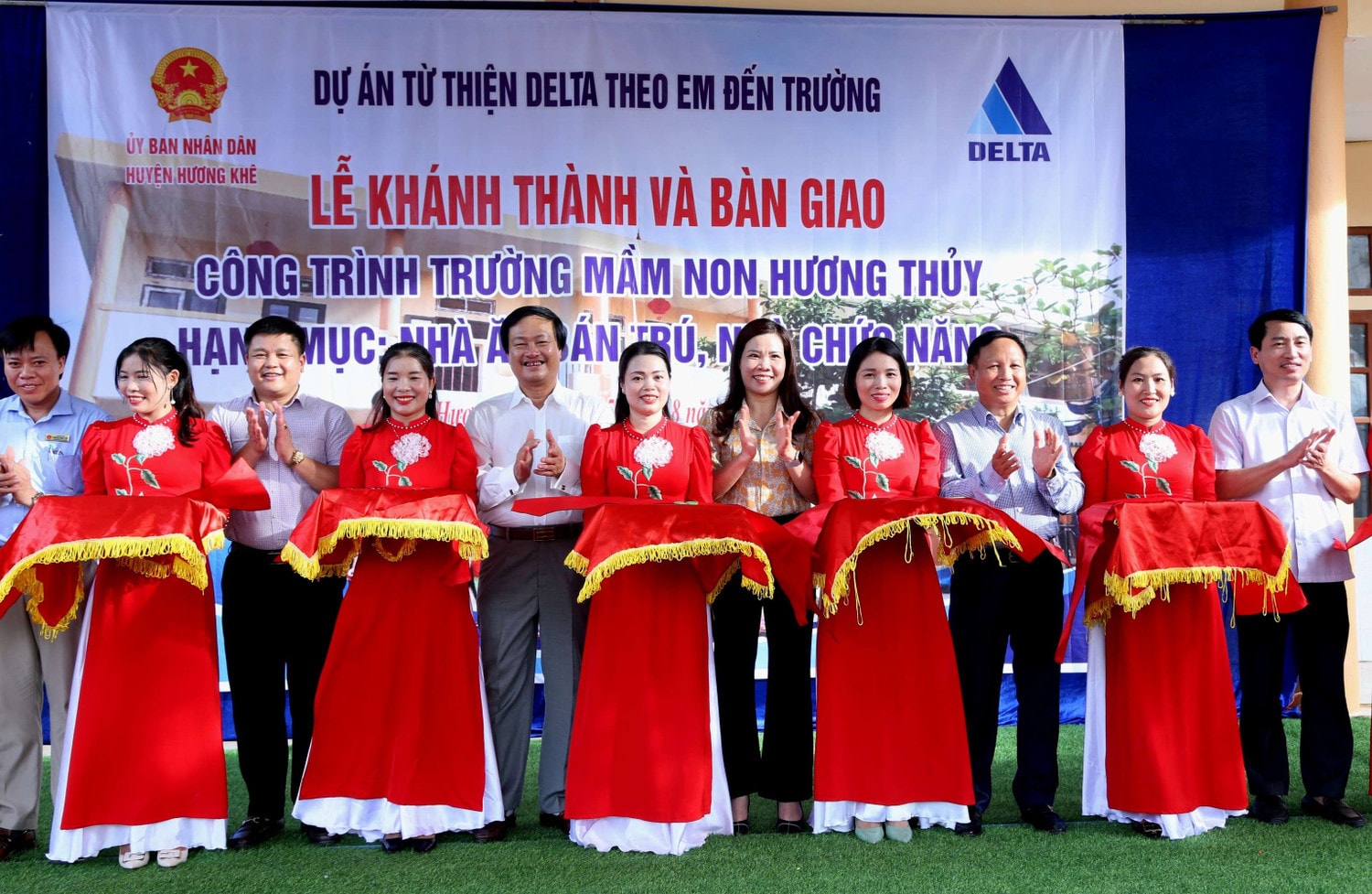 Ngôi trường nơi rốn lũ, đón niềm vui trước thềm năm mới -0