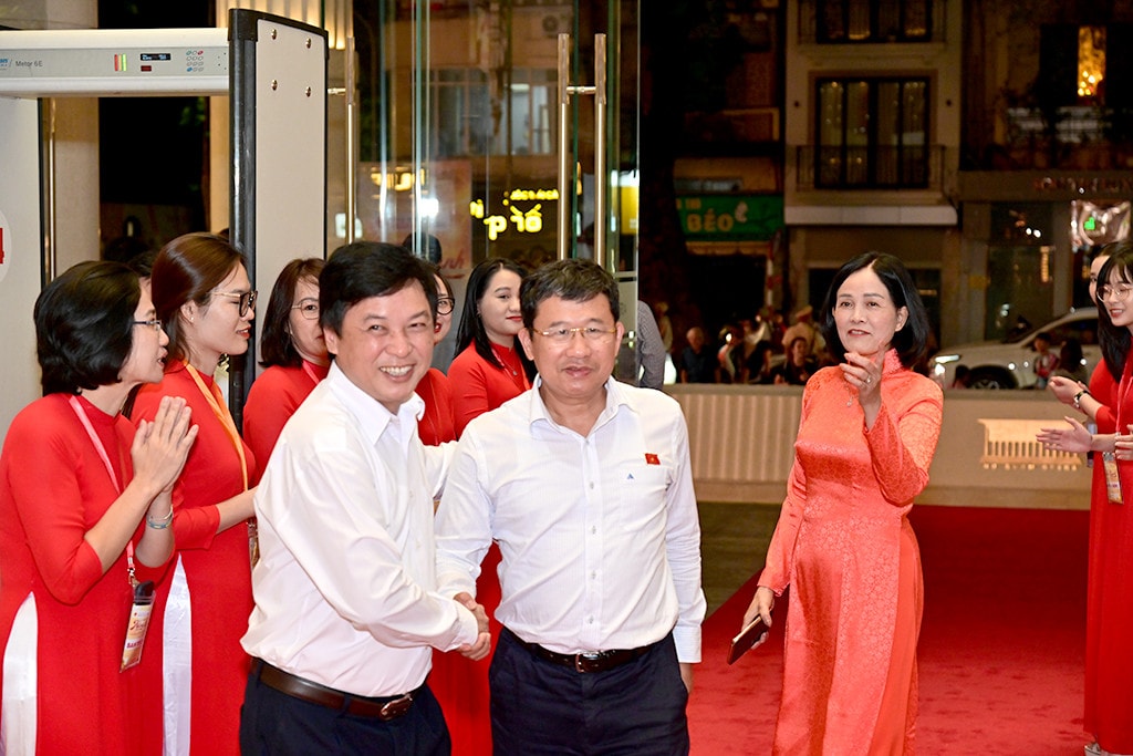 Chủ tịch Quốc hội Vương Đình Huệ dự Chương trình nghệ thuật đặc biệt “Nắng Ba Đình” -0