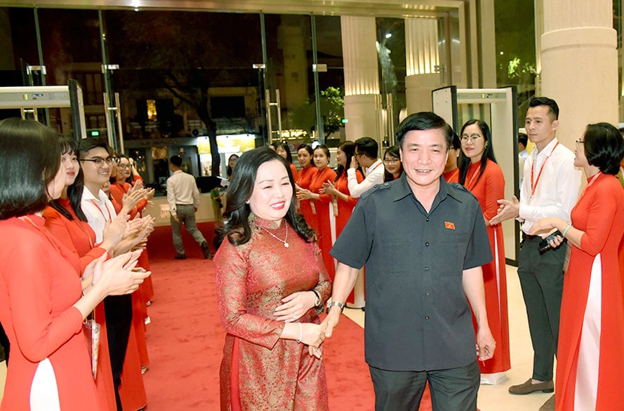Tổng Thư ký Quốc hội, Chủ nhiệm Văn phòng Quốc hội Bùi Văn Cường tới dự Chương trình nghệ thuật đặc biệt “Nắng Ba Đình” Chủ tịch Quốc hội Vương Đình Huệ dự Chương trình nghệ thuật đặc biệt “Nắng Ba Đình” -0
