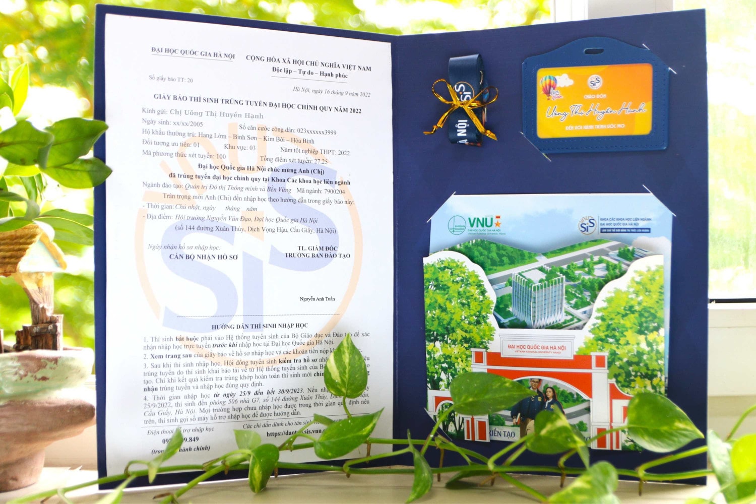 Tân sinh viên ĐHQGHN bất ngờ với giấy báo trúng tuyển độc đáo, sáng tạo -0