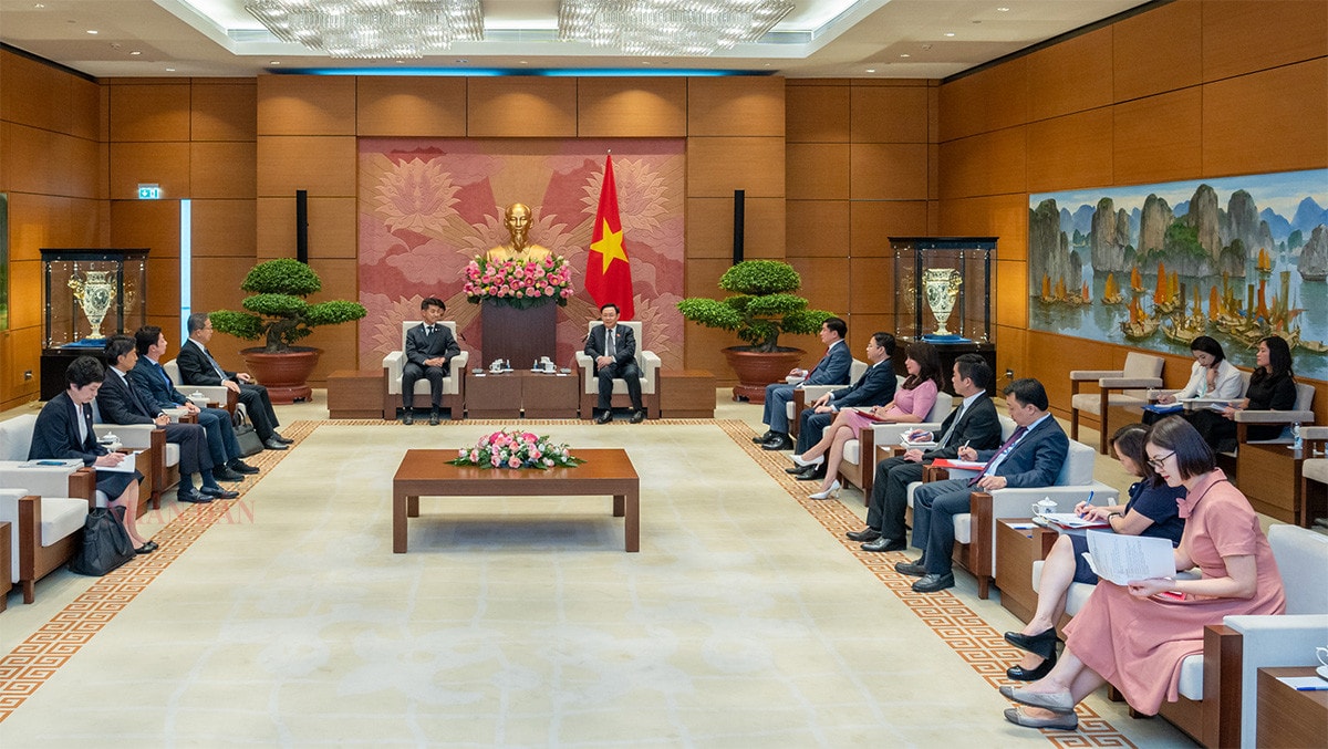 Chủ tịch Quốc hội Vương Đình Huệ: Cùng nhau viết tiếp 