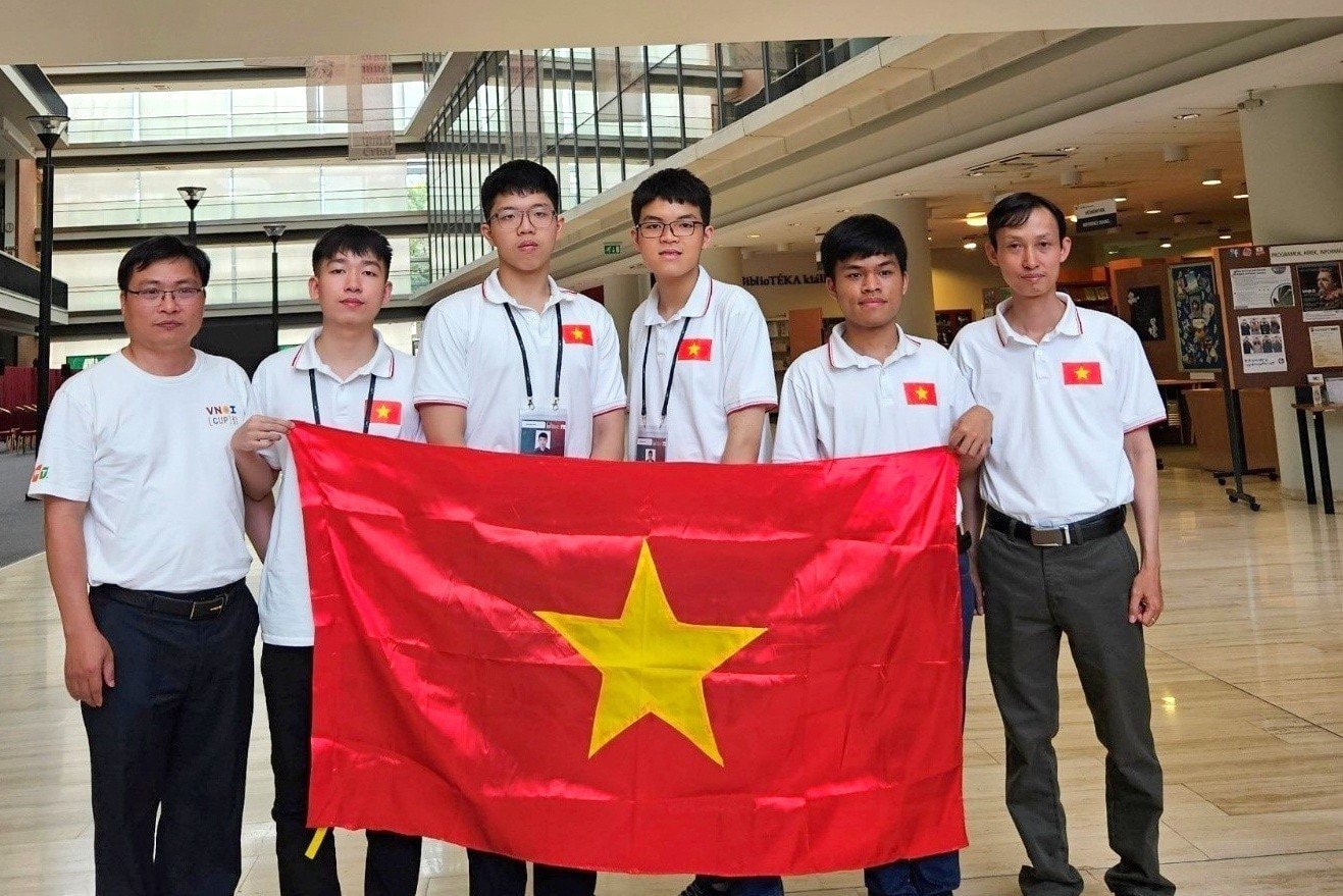 Học sinh Việt Nam đoạt Huy chương Vàng Olympic Tin học quốc tế (IOI) năm 2023 -0