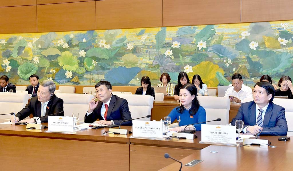 Các đại biểu dự hội đàm. Ảnh: Lâm Hiển Chủ tịch Quốc hội Vương Đình Huệ đón, hội đàm với Chủ tịch Thượng viện Nhật Bản Otsuji Hidehisa -0