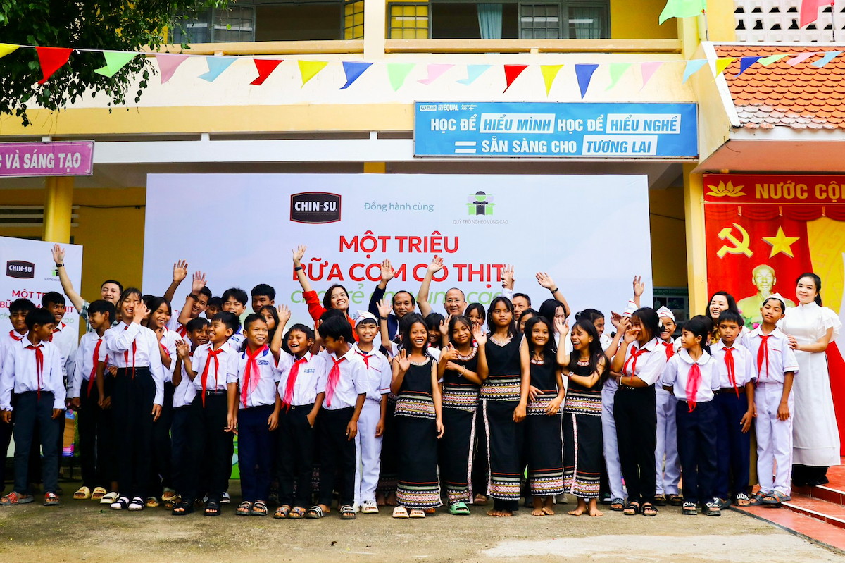 CHIN-SU tài trợ “Một triệu bữa cơm có thịt” cho trẻ vùng cao -0