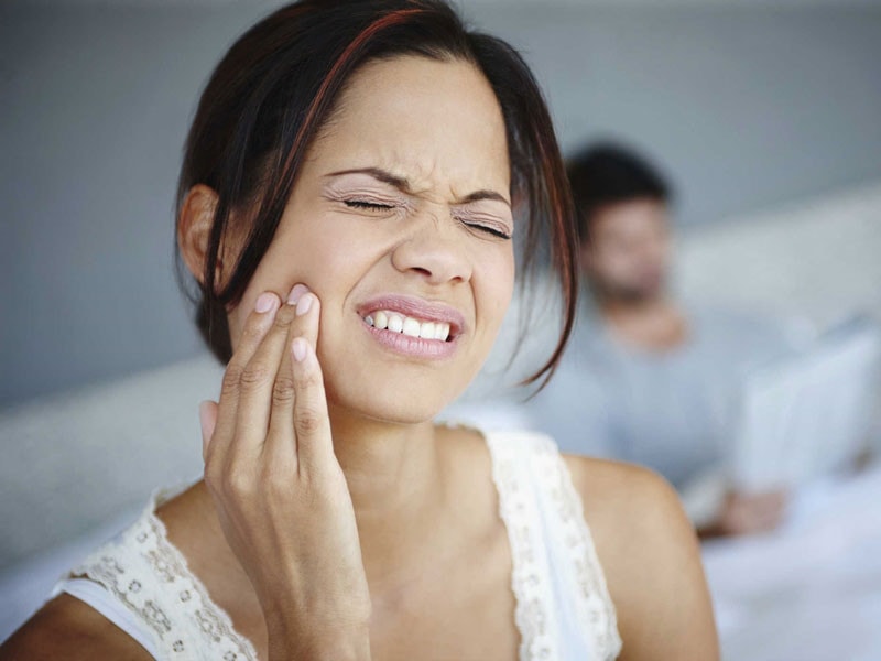 Bác sĩ cảnh báo một số thói quen dẫn đến rối loạn khớp thái dương hàm -0