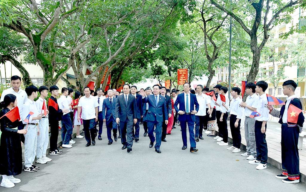 Chủ tịch Quốc hội, GS.TS, Nhà giáo ưu tú Vương Đình Huệ dự Lễ khai giảng năm học mới tại Trường Hữu nghị T78. Ảnh: Lâm Hiển Chủ tịch Quốc hội Vương Đình Huệ dự Lễ khai giảng năm học mới 2023 - 2024 tại Trường Hữu nghị T78 -0
