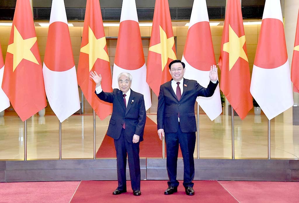 Chủ tịch Quốc hội Vương Đình Huệ và Chủ tịch Thượng viện Nhật Bản Otsuji Hidehisa. Ảnh: Lâm Hiển Chủ tịch Quốc hội Vương Đình Huệ đón, hội đàm với Chủ tịch Thượng viện Nhật Bản Otsuji Hidehisa -0
