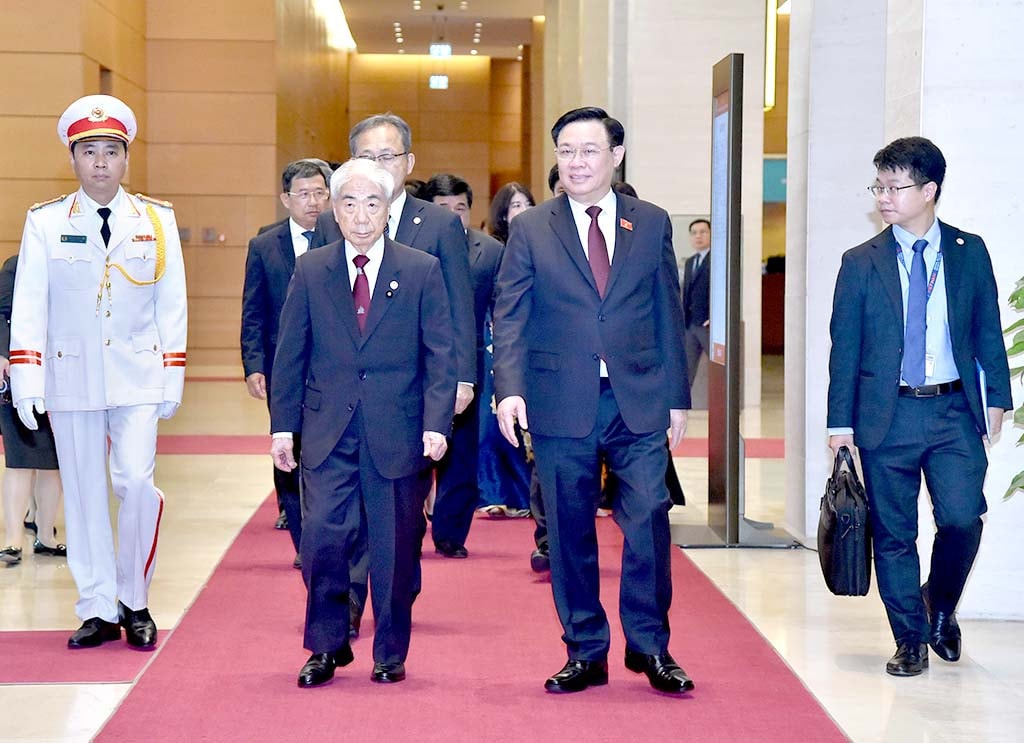 Chủ tịch Quốc hội Vương Đình Huệ đón Chủ tịch Thượng viện Nhật Bản Otsuji Hidehisa. Ảnh: Lâm Hiển Chủ tịch Quốc hội Vương Đình Huệ đón, hội đàm với Chủ tịch Thượng viện Nhật Bản Otsuji Hidehisa -0