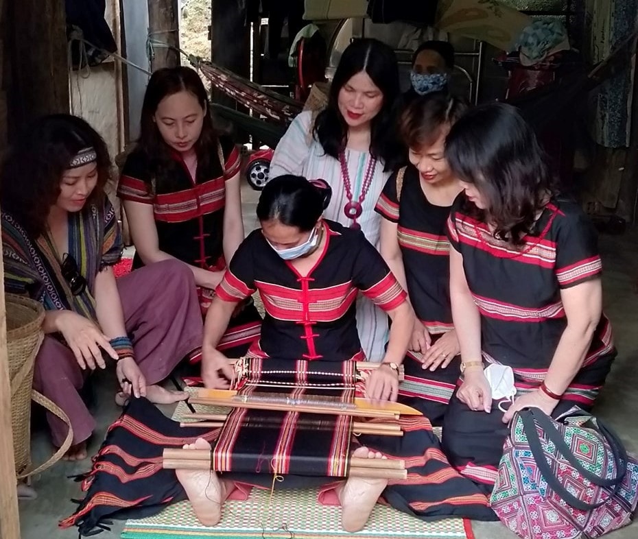 Phát triển du lịch cộng đồng bền vững -0