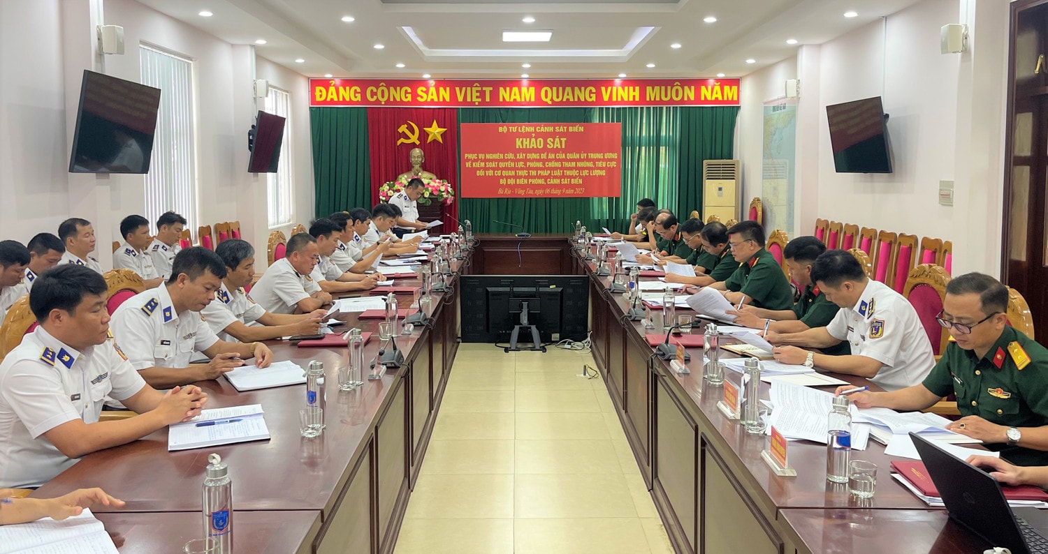 Đoàn khảo sát của Ban chỉ đạo Quân ủy Trung ương tiến hành khảo sát tại Bộ Tư lệnh Vùng Cảnh sát biển 3