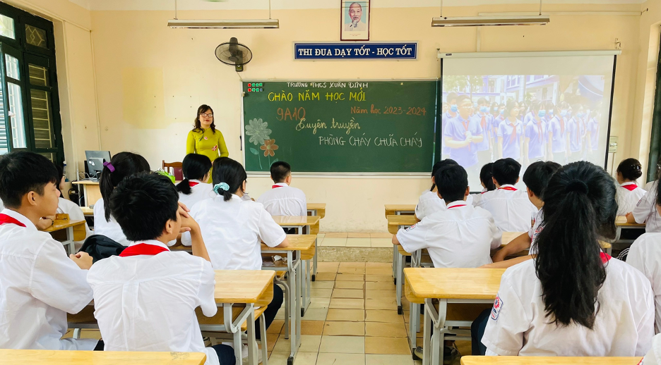 Hà Nội: Trường THCS Xuân Đỉnh hân hoan đón chào năm học mới -0