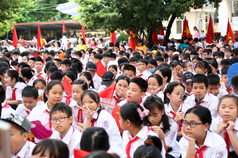 Hà Nội: Trường THCS Xuân Đỉnh hân hoan đón chào năm học mới -6