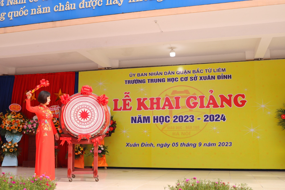 Hà Nội: Trường THCS Xuân Đỉnh hân hoan đón chào năm học mới -0