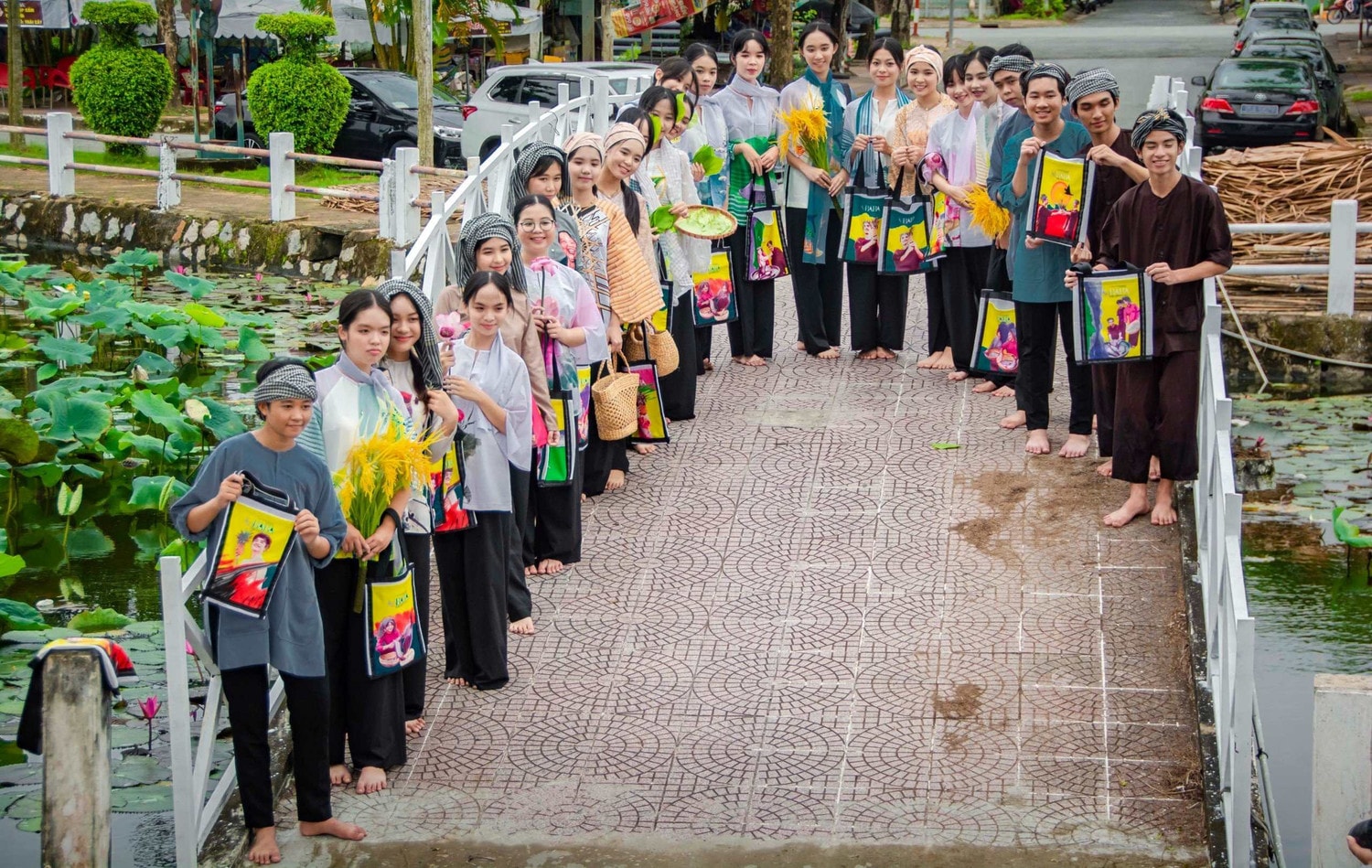 Festival Áo bà ba Hậu Giang 2023: Khơi dậy khát vọng xây dựng tỉnh Hậu Giang phát triển nhanh và bền vững -0