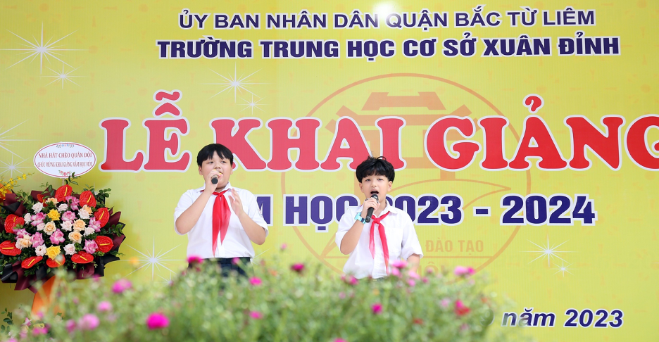 Hà Nội: Trường THCS Xuân Đỉnh hân hoan đón chào năm học mới -5