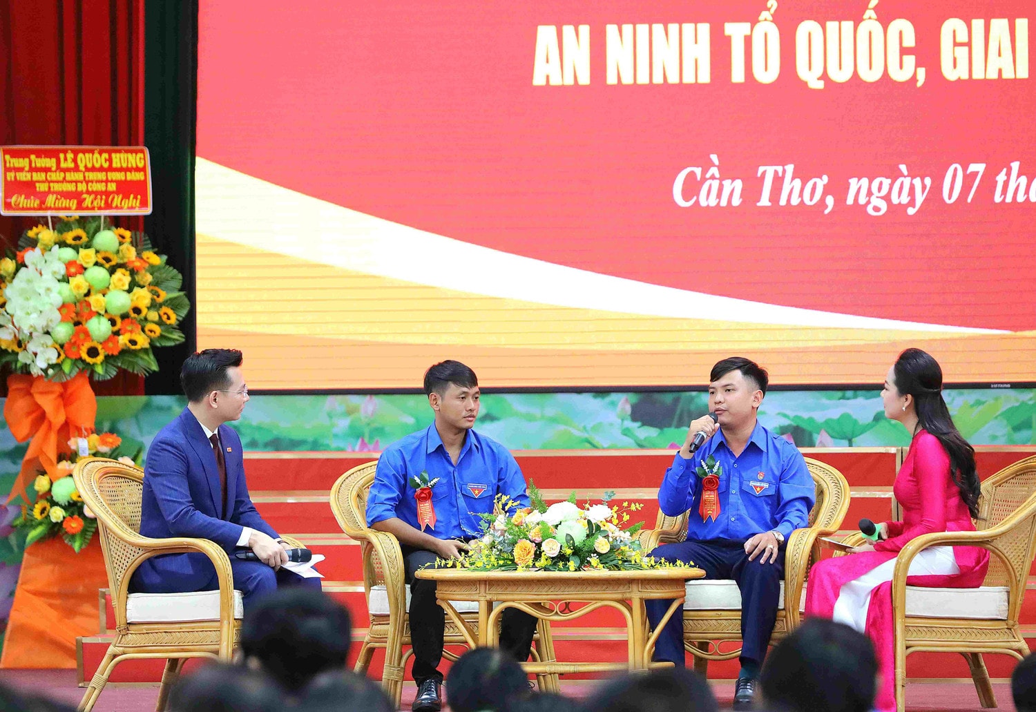 Biểu dương cán bộ, đoàn viên, thanh niên tiêu biểu trong phong trào Toàn dân bảo vệ an ninh Tổ quốc -0