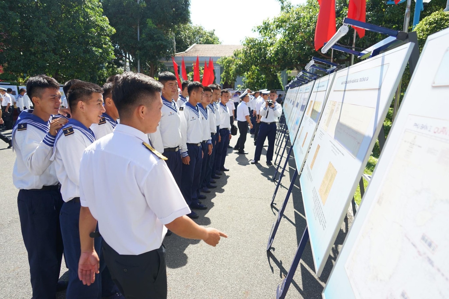 Lần đầu công bố nhiều tài liệu về Hoàng Sa, Trường Sa -0