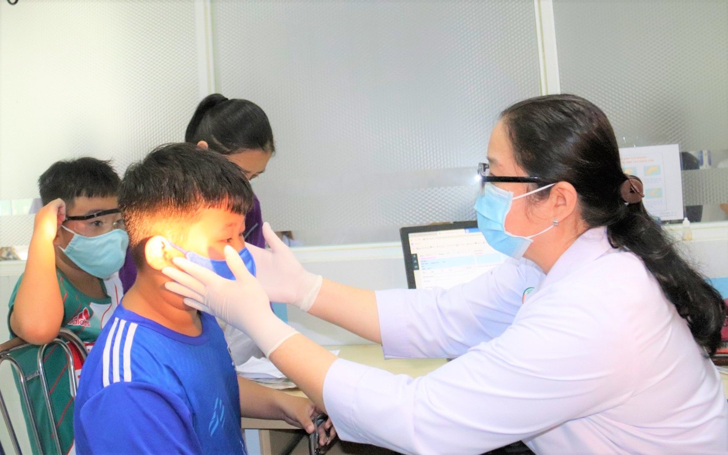 Nhiều trường hợp đau mắt đỏ tại TP. Hồ Chí Minh có nguồn lây từ trường học. (INT)
